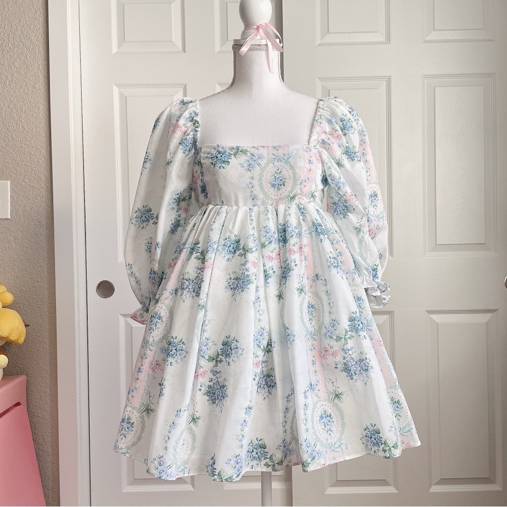 Floral pastel puff sleeve mini dress